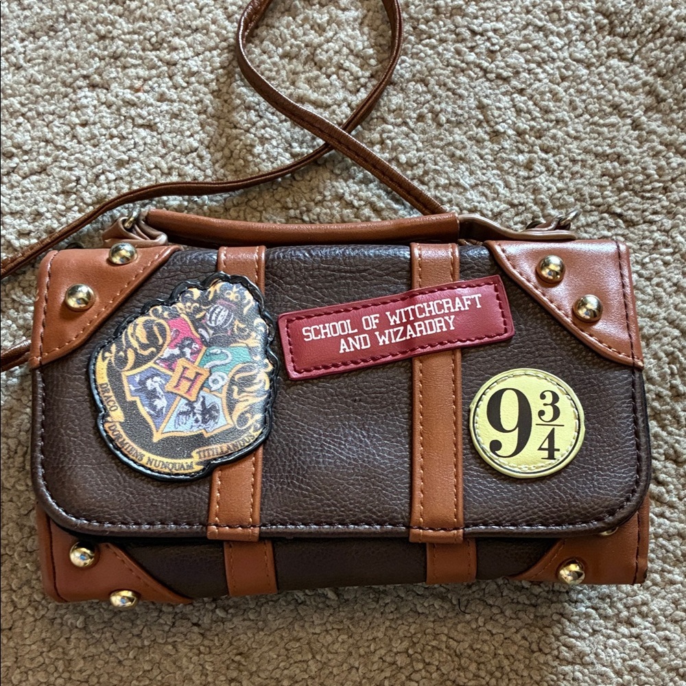 Harry Potter Hogwarts Express Trunk Crossbody Wallet Hybrid Bag